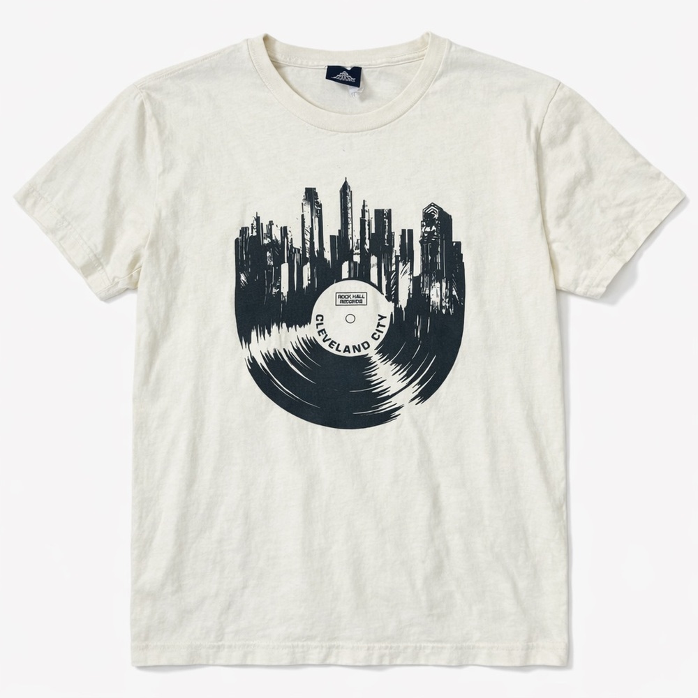 Cleveland City Rock Hall Records Hall of Fame Vinyl Skyline Graphic T-Shirt Sz M